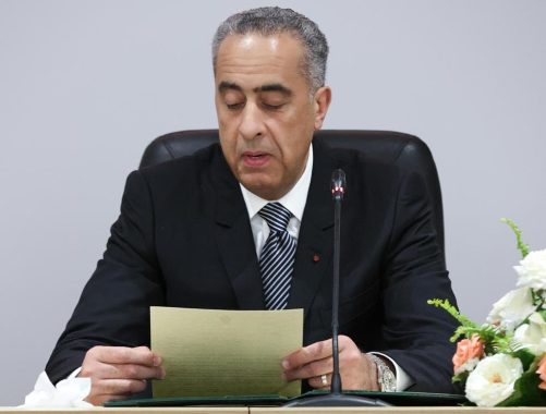 حموشي يمنح ترقية اسثنائية لموظف شرطة يعمل بالمنطقة الإقليمية للأمن بمدينة خريبكة