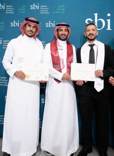 موسى الشمري ينال الماجستير في إدارة أعمال كرة القدم من معهد برشلونة