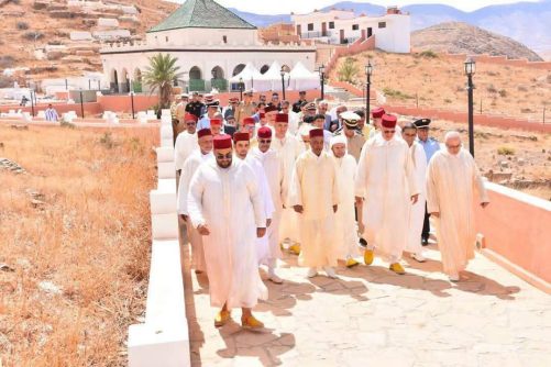 تيزنيت.. البعثة الملكية تسلّم هبات كريمة وتتفقد مرضى القصور الكلوي وتزور ضريح سيدي أحمد أوموسى